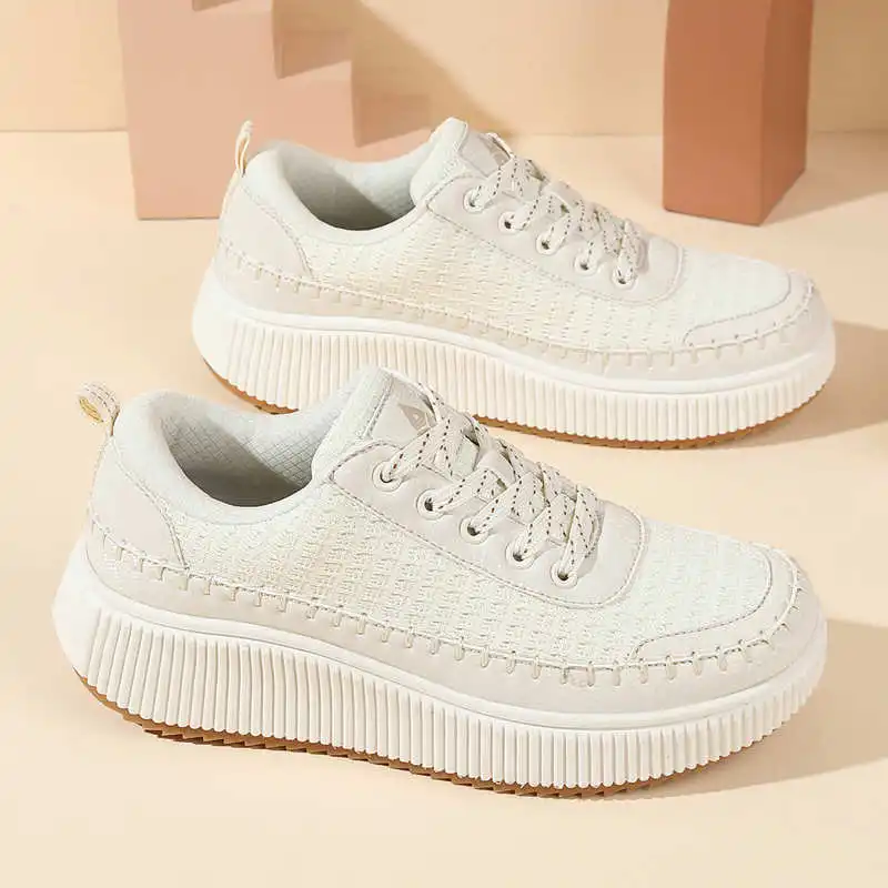 Vintage Fashion Collecting And Wearing Designer Classics - 女性用スニーカー,高級ブランド,有名ブランド,秋