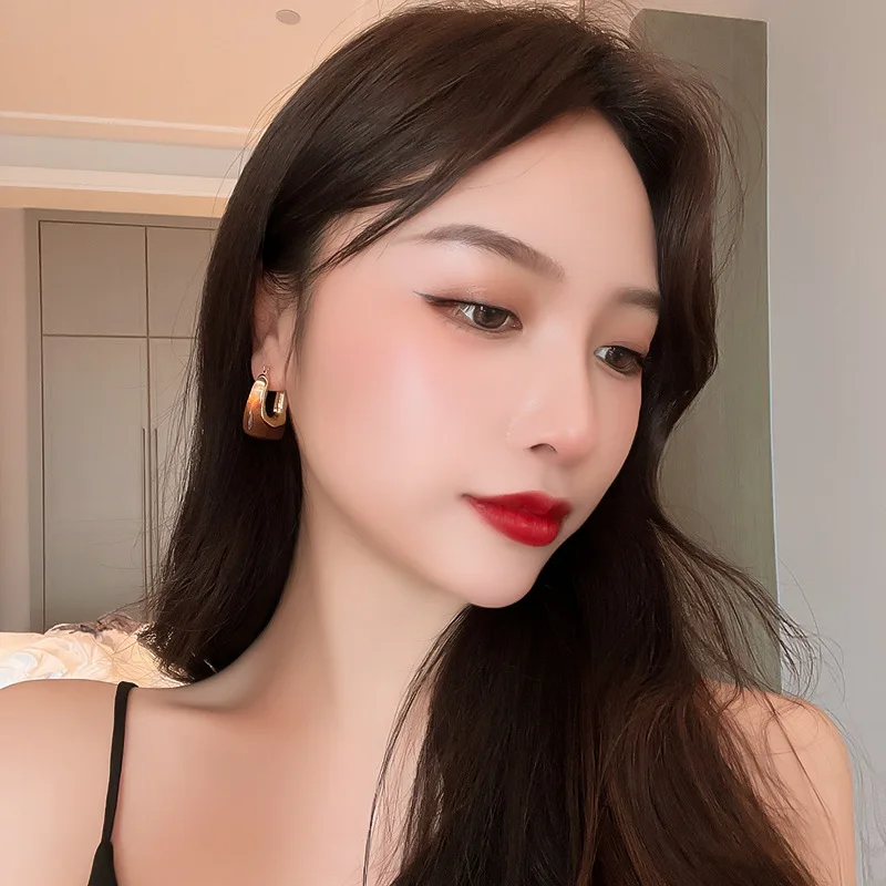 新しい絶妙な透明樹脂ジオメトリスクエアフープイヤリング女性の - Vintage Fashion Korea のレビューと価格