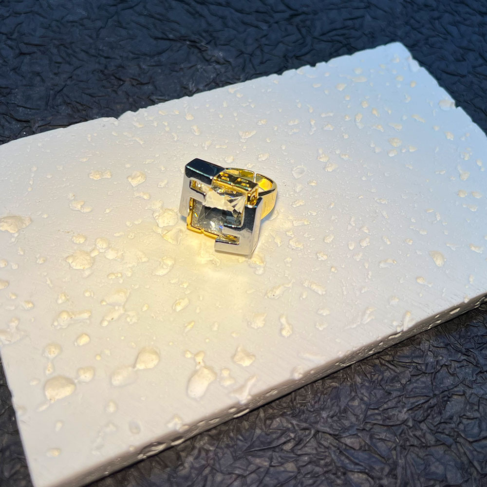 ヴィンテージ中世風Gリング、複製ダイヤモンド、重工業風、先進 - Vintage Fashion Rings のレビューと価格