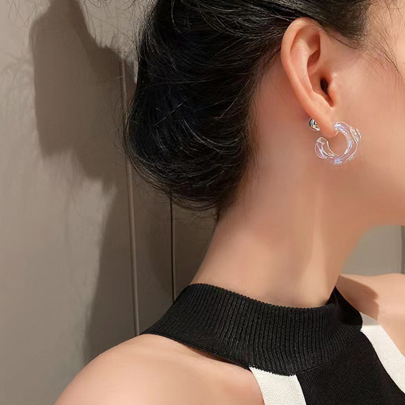 新しい韓国透明アクリル幾何学的な C 字型フープイヤリング女 - Vintage Fashion Korea のレビューと価格